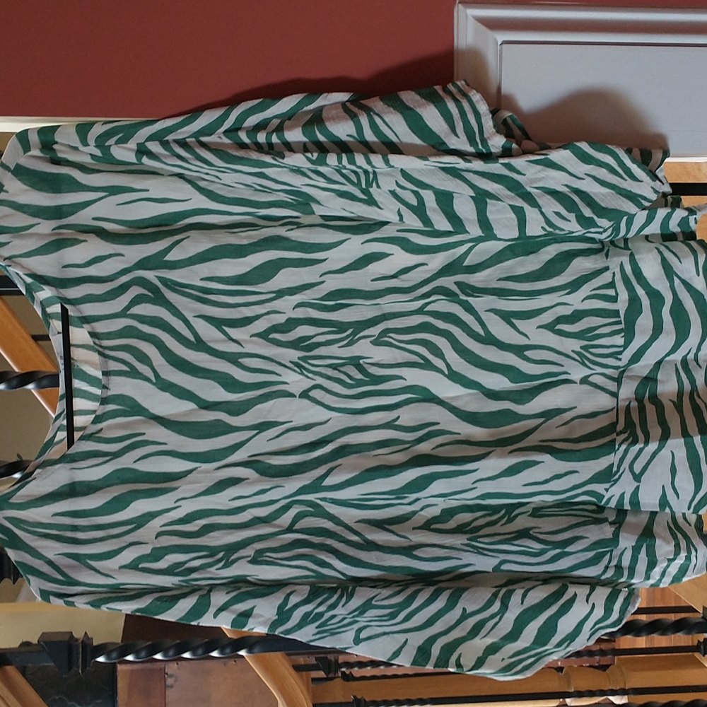 Gently Used High Call Zebra Print Top, L